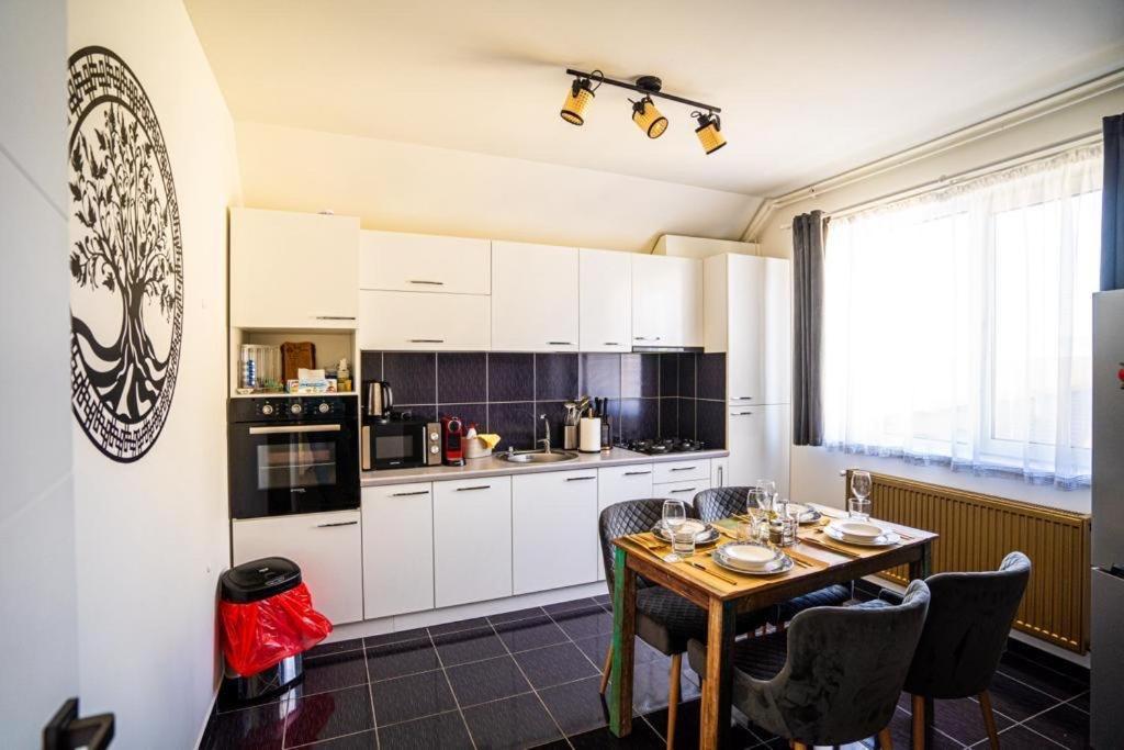 N & G Apartments Rîşnov Esterno foto